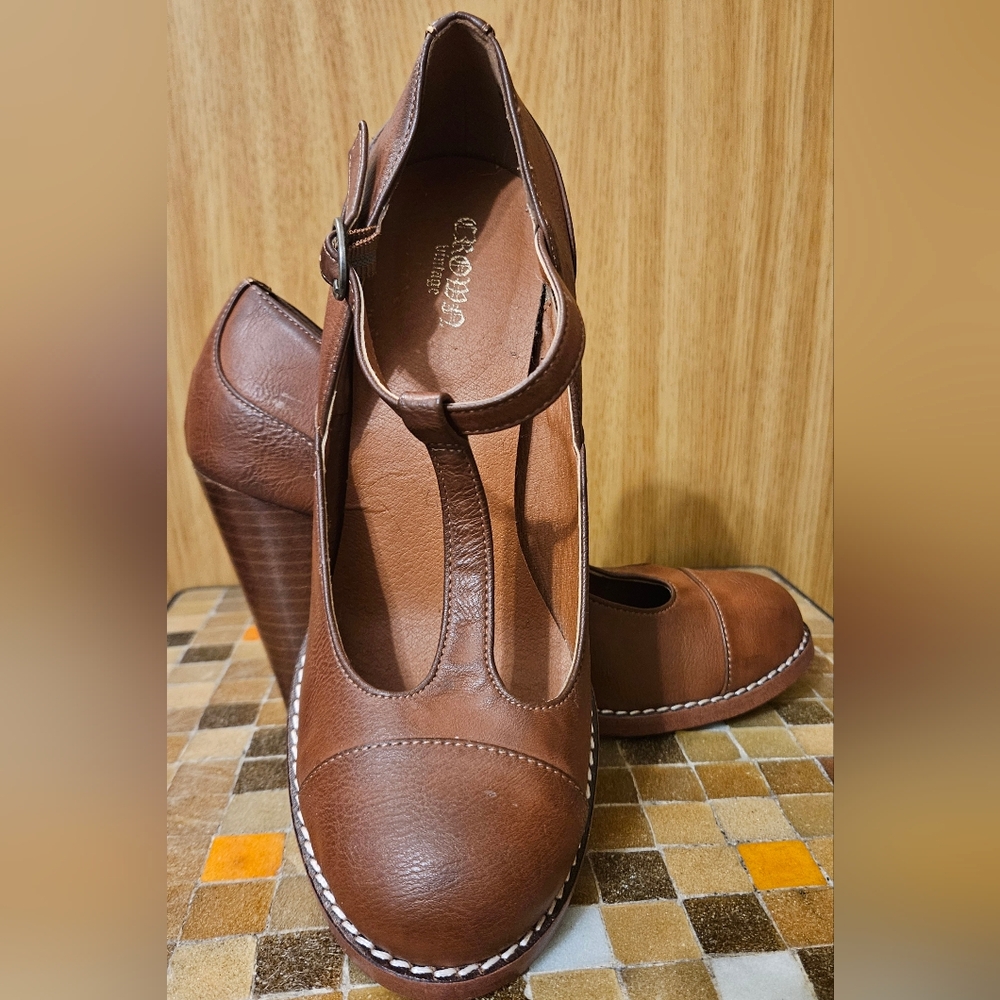 Crown Vintage Mary Jane Leather Heels